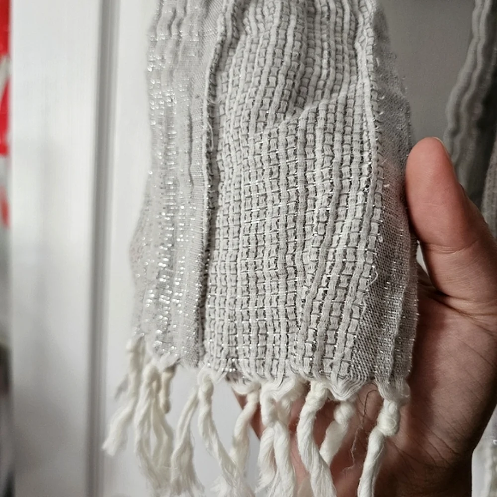 AEO Lightweight Metallic Silver Fashion Scarf - Picture 6 of 9